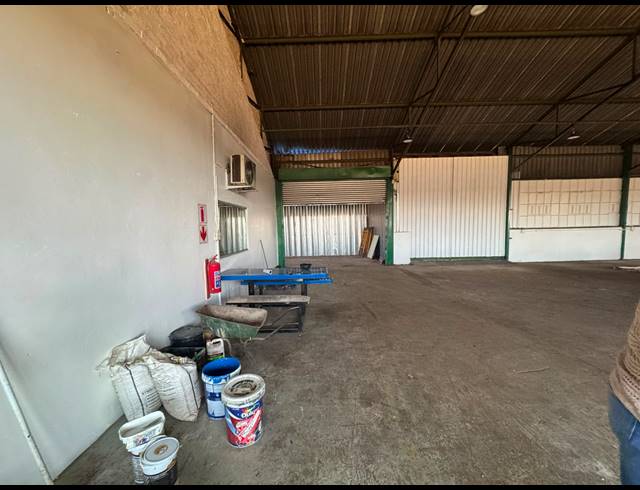 683M² WAREHOUSE TO LET IN SPARTAN